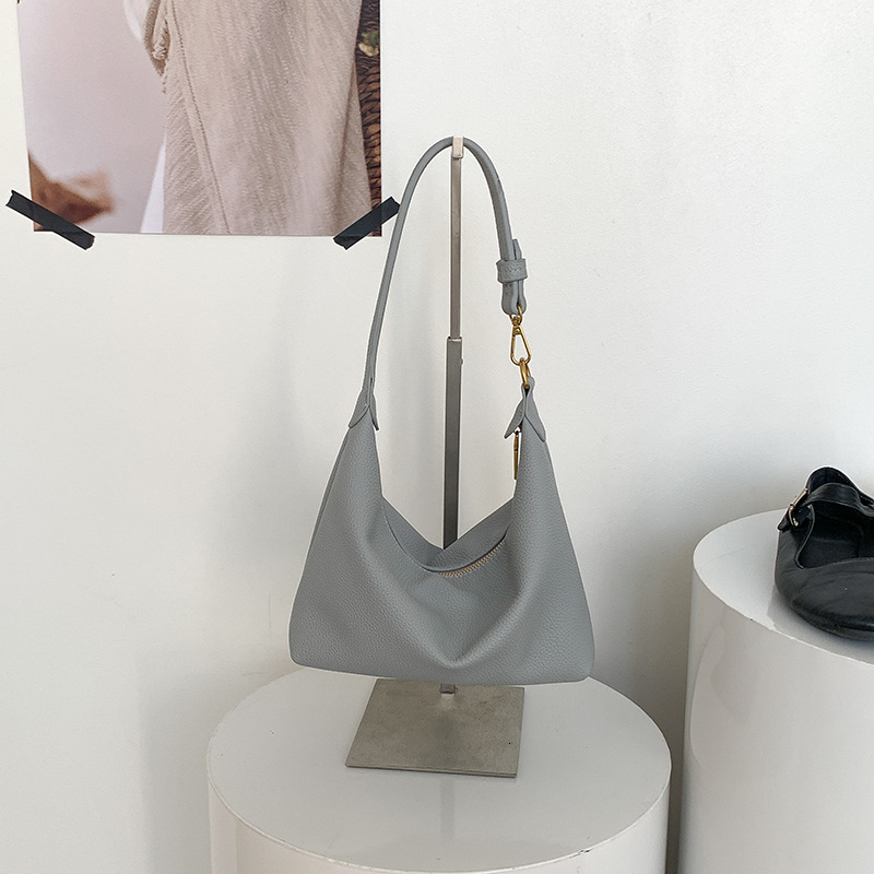 2025 New Soft Leather Shoulder Bag Female Simple Large Capacity Commuter Underarm Bag Lady Style Handbag Designer Bag