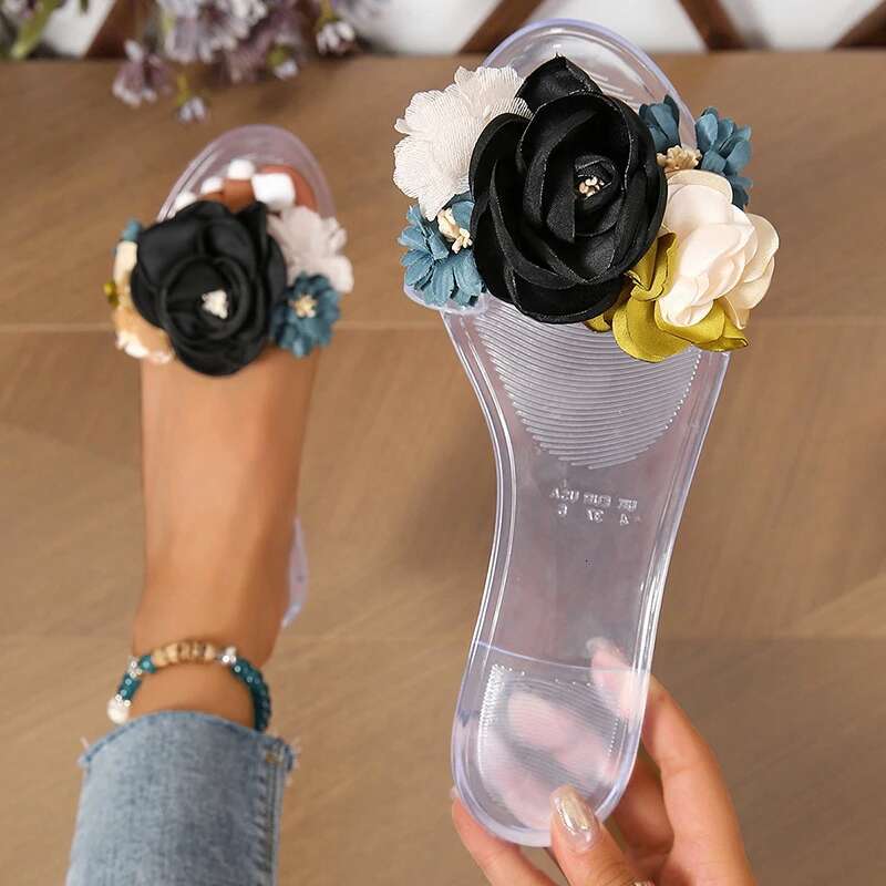 2025 Summer New Women's Slippers Casual, Comfortable, Lightweight, Designer Fashion Beach Women's Shoes