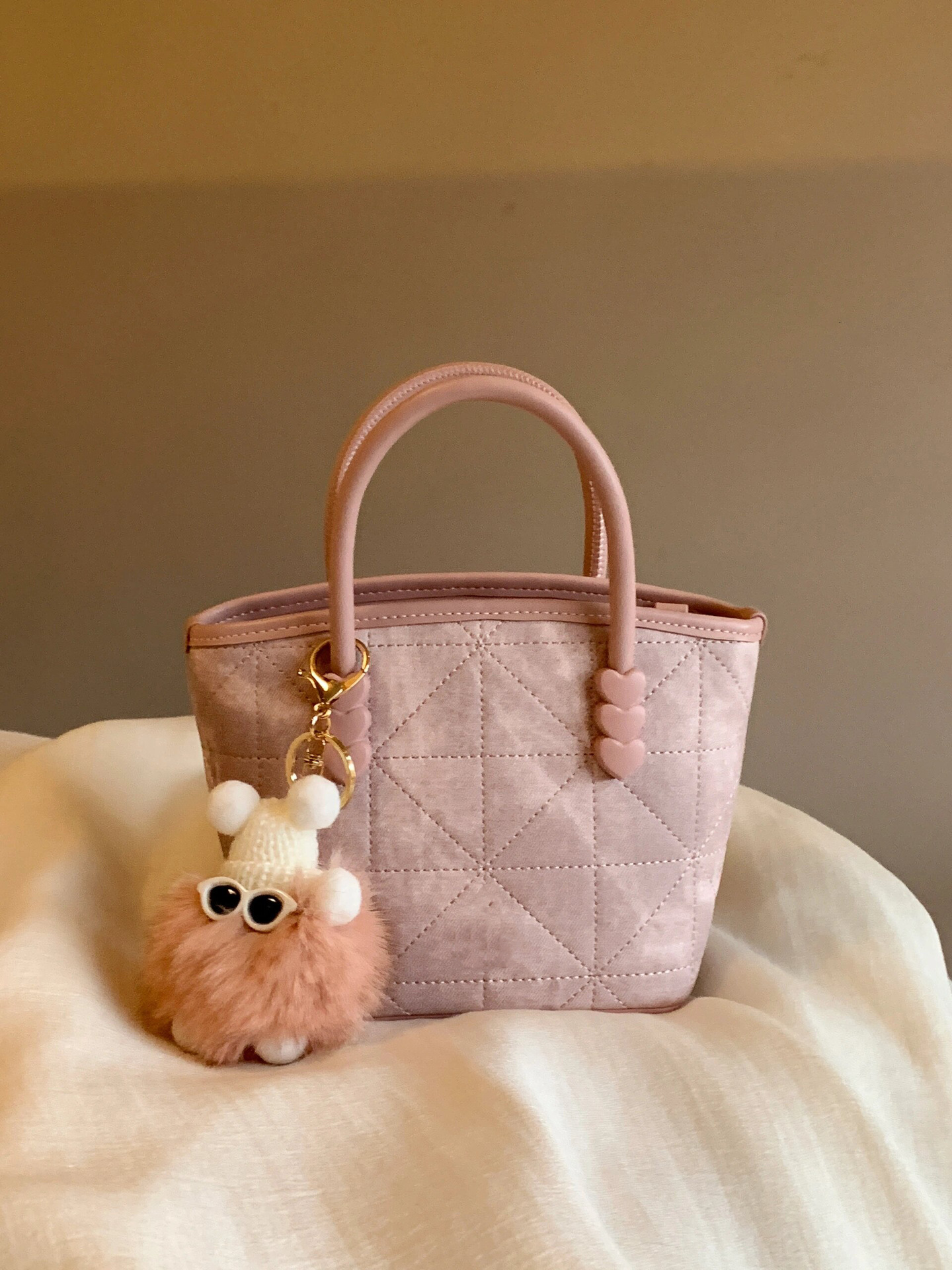 2025S Fashion Designer Plush Spring Encounter Handheld Tote Pendant New Style This Year Keychain Popular Crossbody Bag