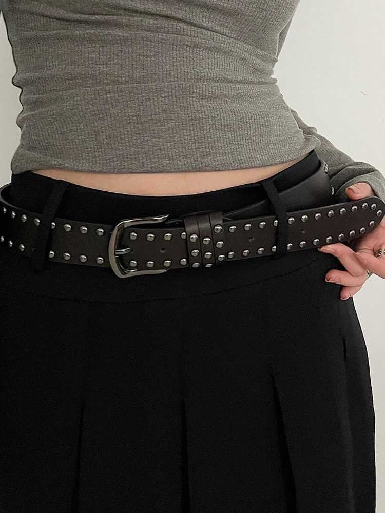 2024 New Womens Jeans Series in Womens Belt Fashion Personalized Rivet Belt High end Black Fashion W250326