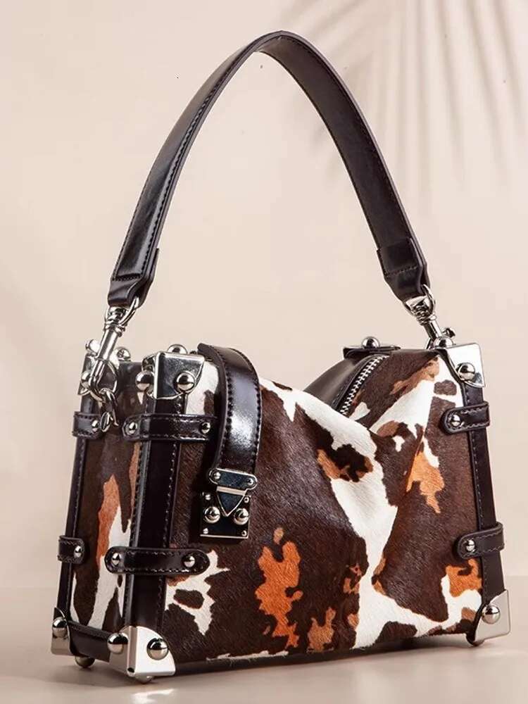 Fashion Women Metal Rivets Party Totes Handbag Cowhide Genuine Leather Shoulder Bags New Designer Strap Crossbody Bag Pouch Flap