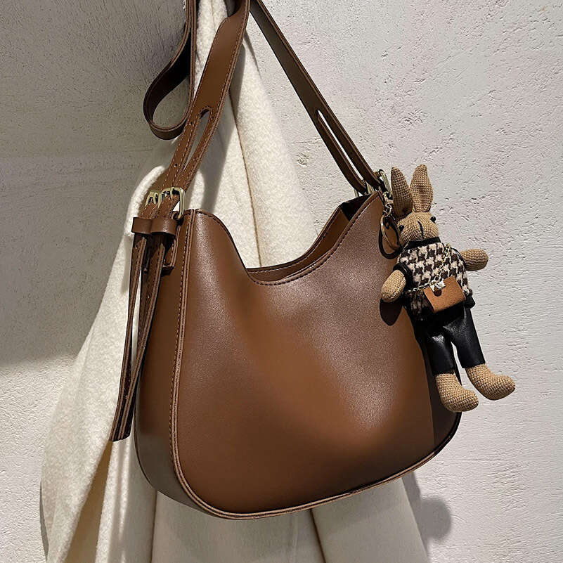 ef Popular for women 2025 new fashionable texture shoulder bag, large capacity women's crossbody bag