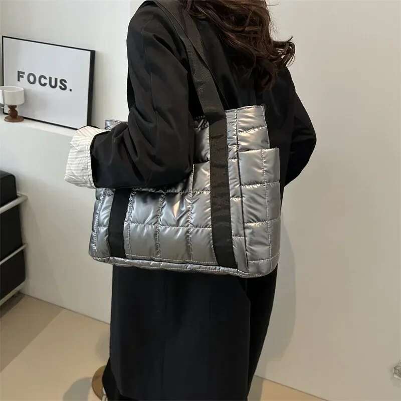 Space Padded Women Shoulder Bags for Winter 2025 Large Capacity Black Handbags Designer Nylon Cotton Warm Tote Solid