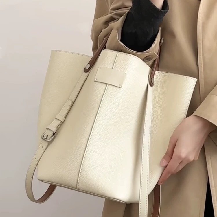 2025S Fashion Designer Premium Tote New Fashionable Versatile Vegetable Basket Bucket Single Shoulder Handheld Underarm Commuter Bag Trendy