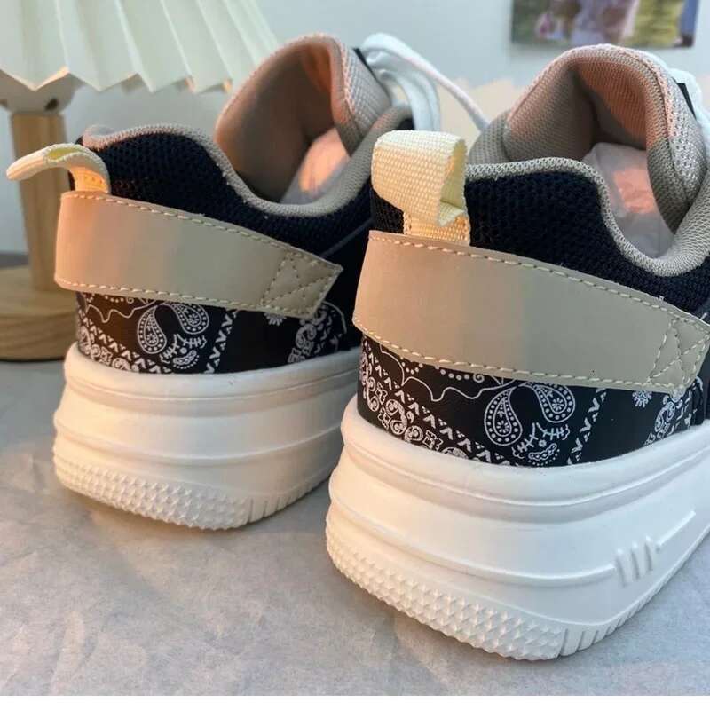 Designer Shoes 2025 New Outdoor Casual Breathable Board Shoes Fashionable And Comfortable Soft Bottom Running Shoes Sports Shoes Women's Skateboa