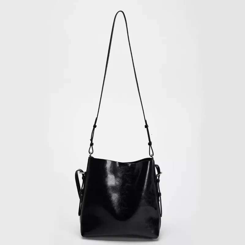 Bucket Shoulder Side Bags For Women 2025 Female Designers Trend Leather Crossbody Bag Purses And Handbags