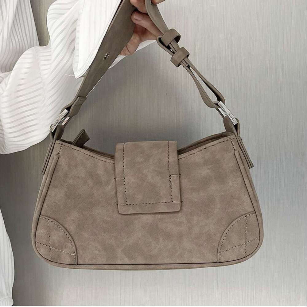 47 2025 autumn and winter new niche design women's suede leather single shoulder handbag 2K millennium spicy girl armpit bag