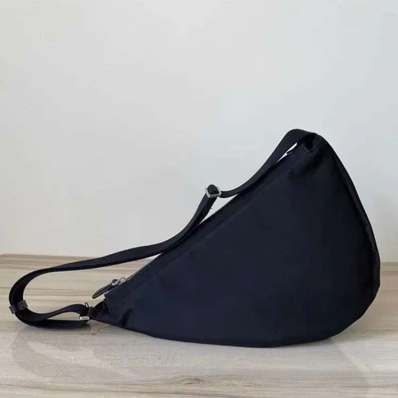 Designer Half Moon Underarm Bag, Waterproof Nylon Fabric, Lightweight Crossbody Bag