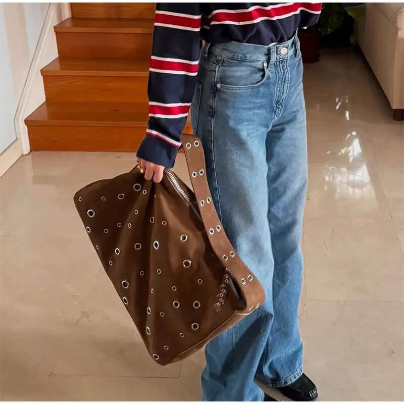 Design Rivet 2025 New Suede Hollow Handbag Wide Shoulder Strap Underarm Brown Brand Tote Box Storage Bag