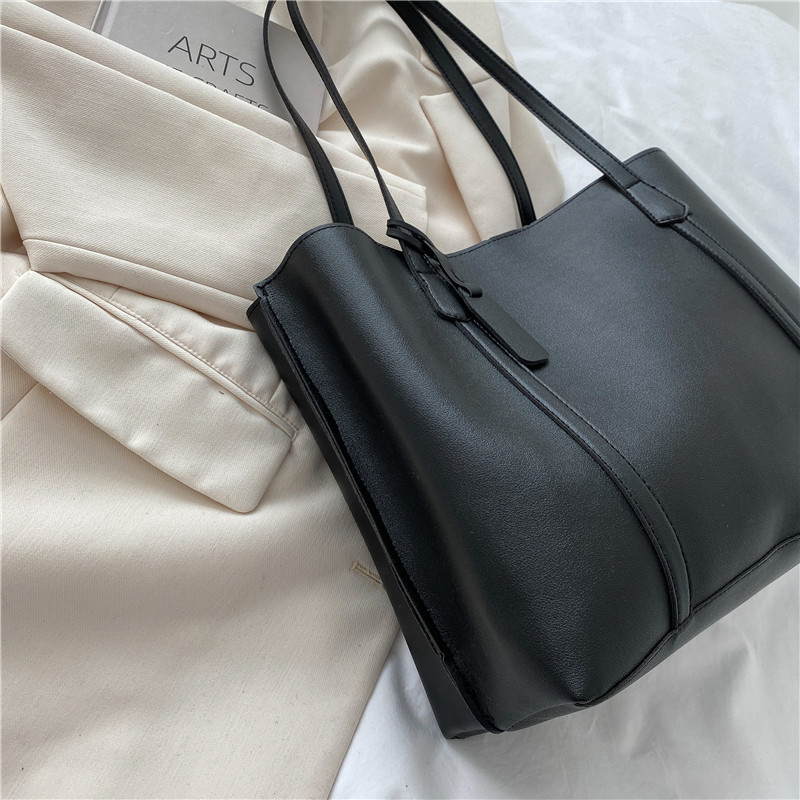 Shoulder bag women's new Korean version of the trend simple large capacity soft pitot bag casual everything