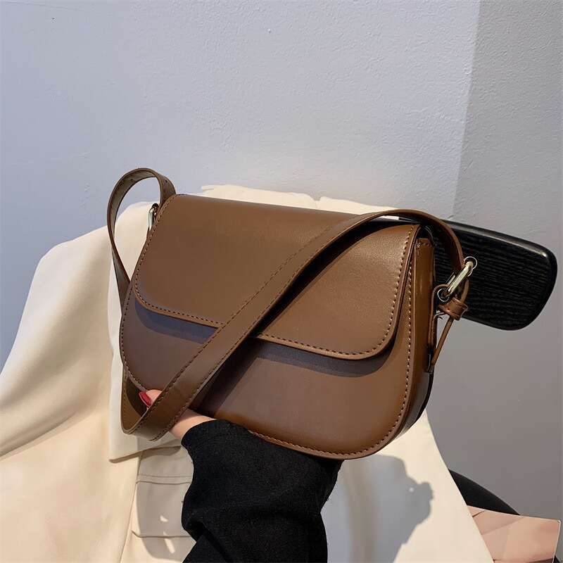 High end Women's 2024 New Trendy and Fashionable Style Simple Single Shoulder Crossbody Small Square Bag