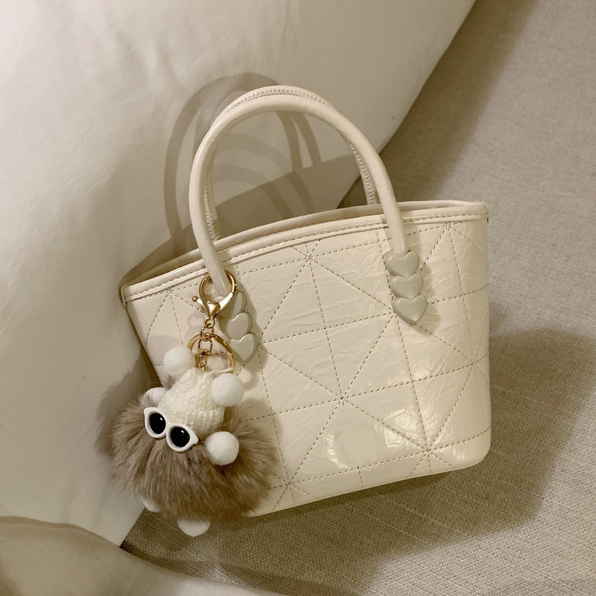 2025S Fashion Designer Plush Spring Encounter Handheld Tote Pendant New Style This Year Keychain Popular Crossbody Bag
