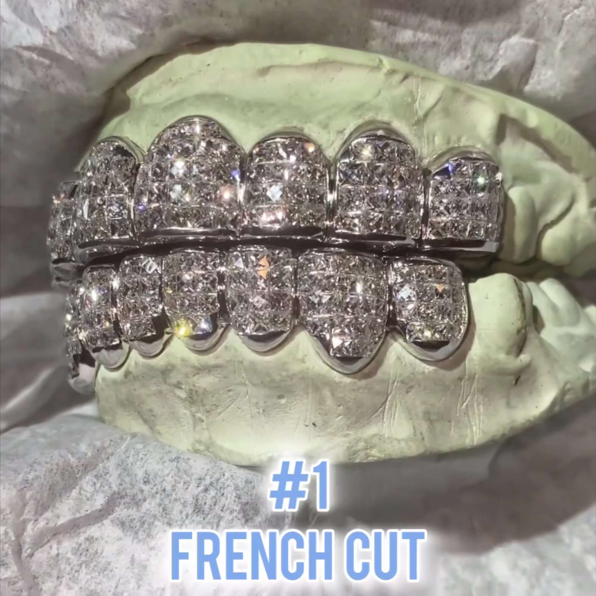 Hip Hop Custom Silver Teeth Grillz Iced Out Moissanite Diamond Grillz Teeth Silver Jewelry Best Price