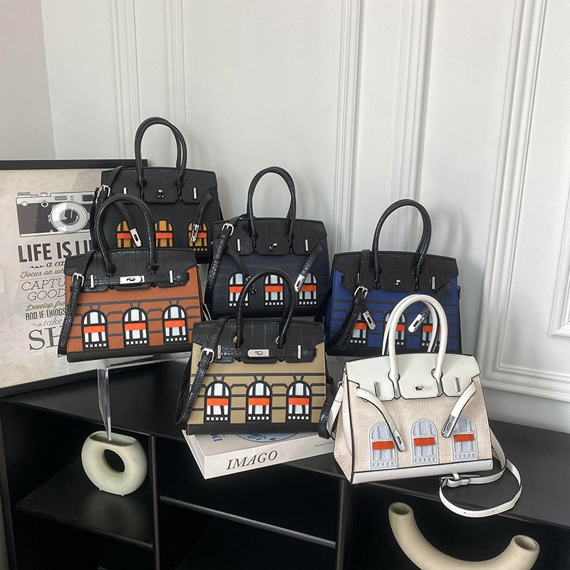2025 Shipping 3 Free New Designer Fashion Commuter Small House Large Capacity Handheld Shoulder Bag diagonal cross bag for women