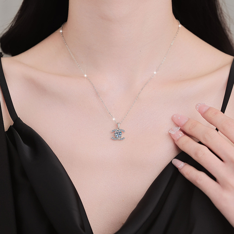 S925 silver moissanite pendant collarbone chain fashionable versatile accessory high-end pure silver necklace