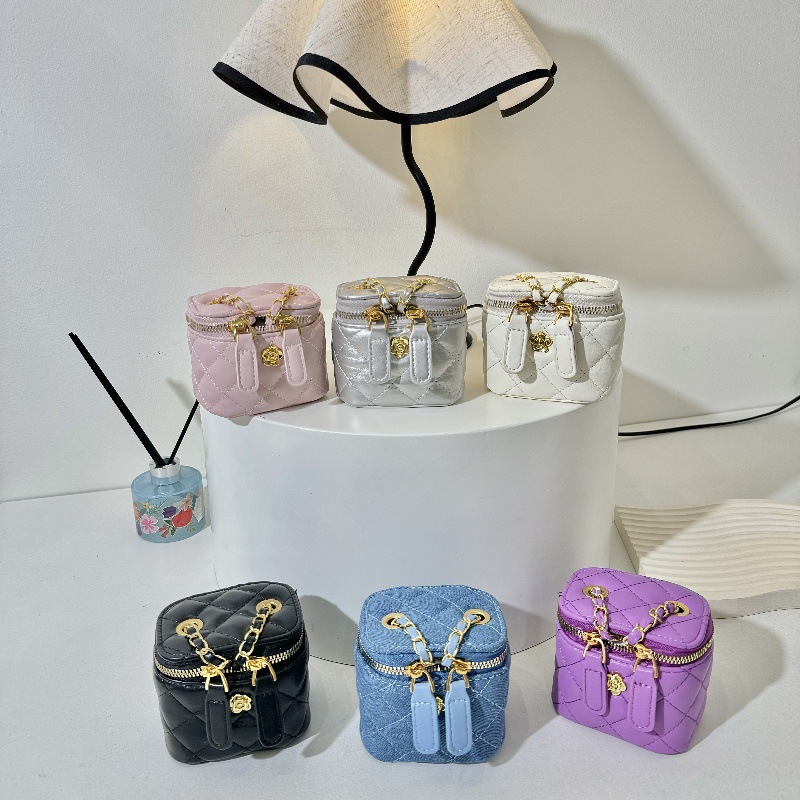 Women's new crossbody bag foreign gold ball camellia mini diagonal small body box bag 2025s hot