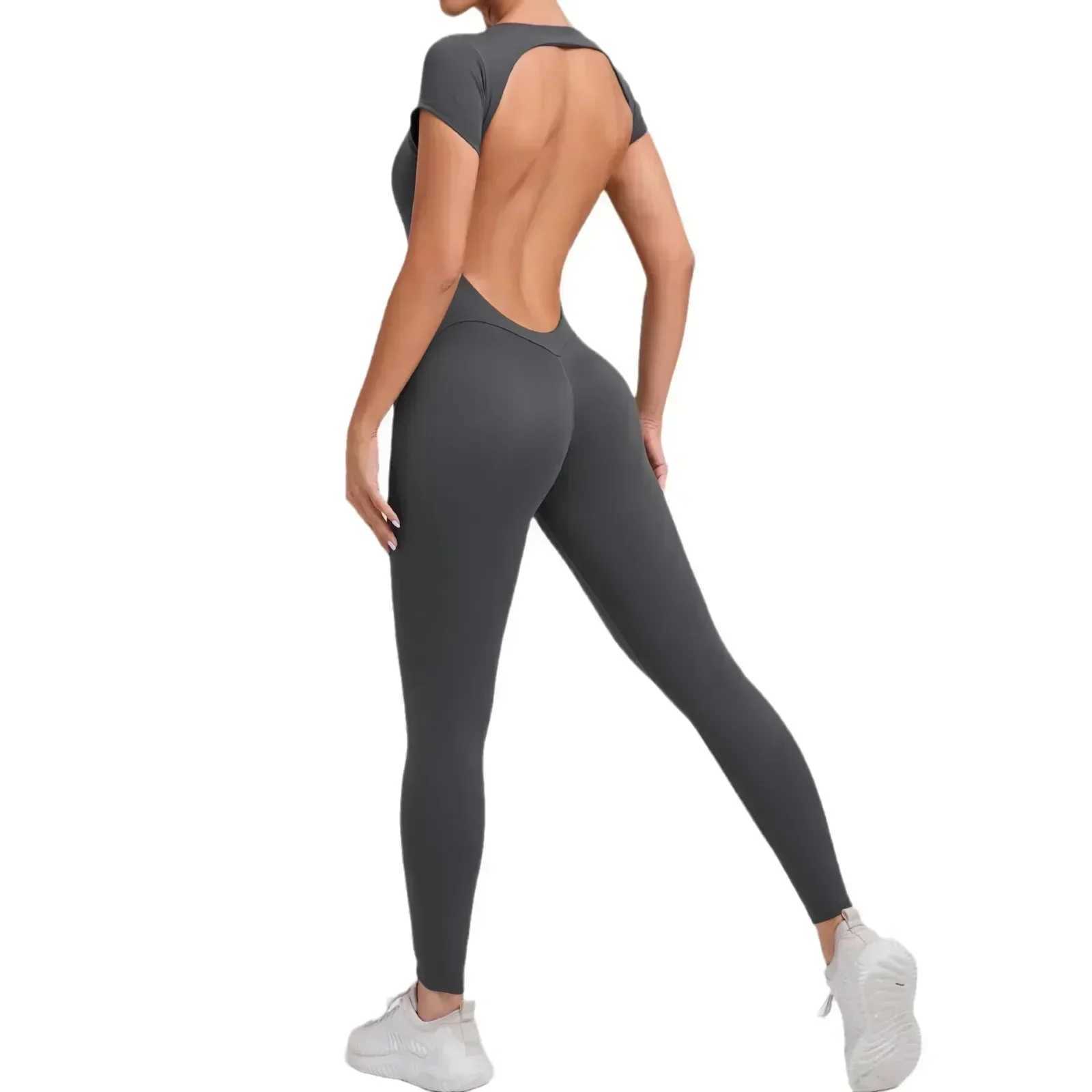 Seamless yoga jumpsuit for exercise and fitness hip lifting short sleeved backless integrated fitness leg track and field W250326