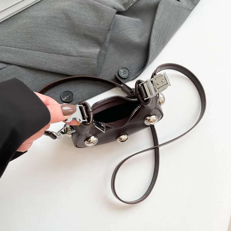 Ladies Retro Versatile Mini Handbag Big Rivet Personality Designer Crossbody Bags for Women Streetwear Shoulder Bag