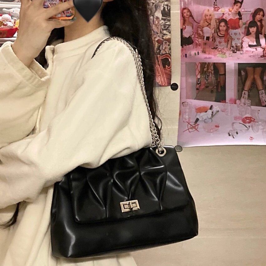 Fashion Designer Fashion Handbag For Women Niche Fashion Brand Hand Held Chain Pleated High End Feeling Water Bucket Single Shoulder Crossbody Bag Cas