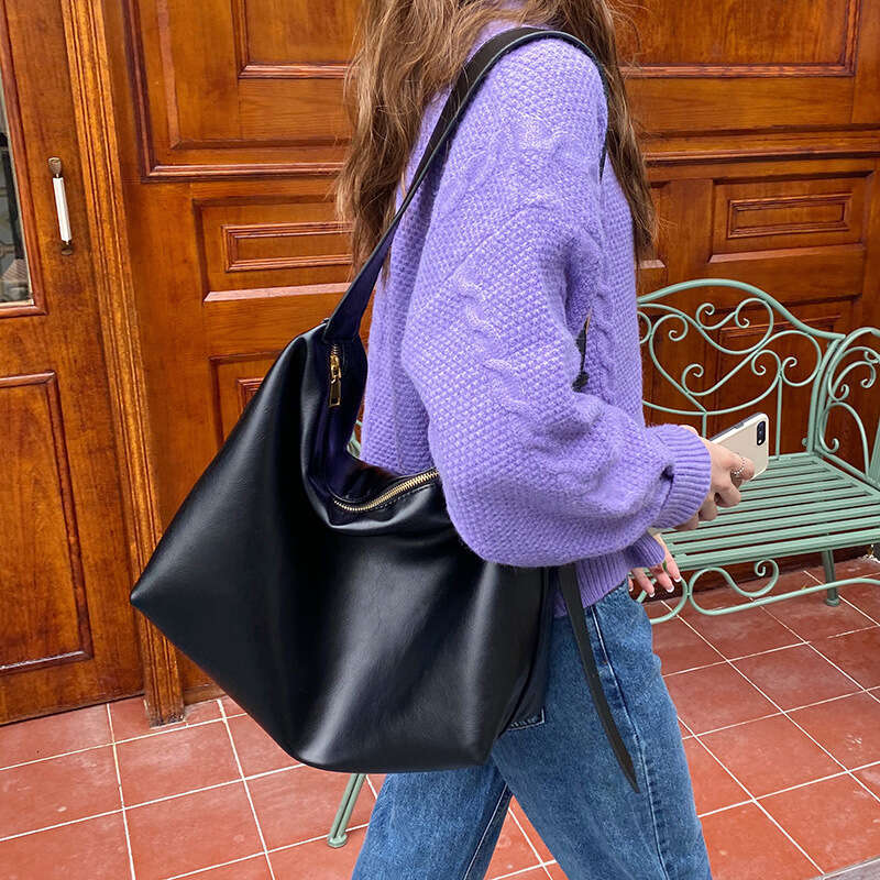 e5 Korean version daily soft collapse extremely simple style shoulder big 2025 new women's large capacity crossbody bag