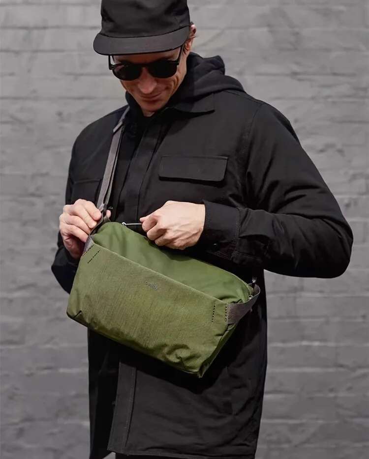 Australian Venture Sg 9L Explorer Chest Large Capacity Waterproof Shoulder Crossbody Bag