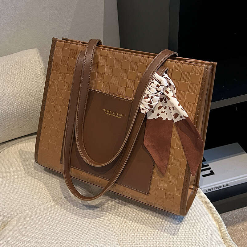 Big 2025 New Internet Celebrity Tote Women's Large Capacity Work Commuter Texture Shoulder Bag