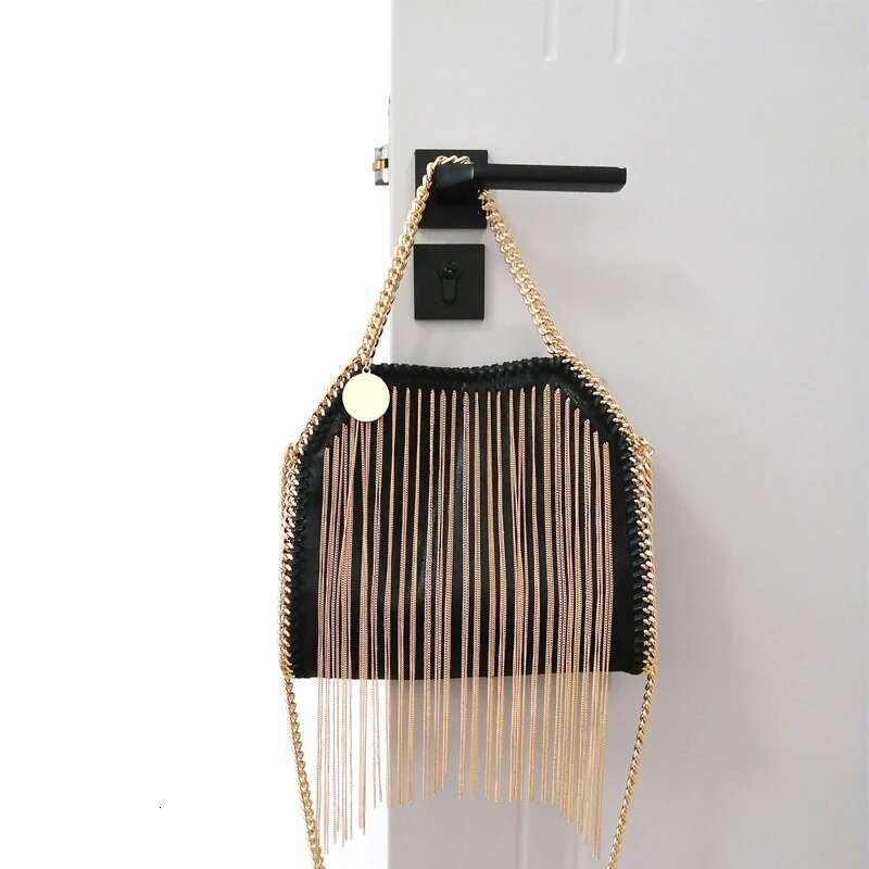 2023 Brand Designer Fashion Trend Handbag One Shoulder Crossbody Tassel Chain Messenger Dinner Bags For Women