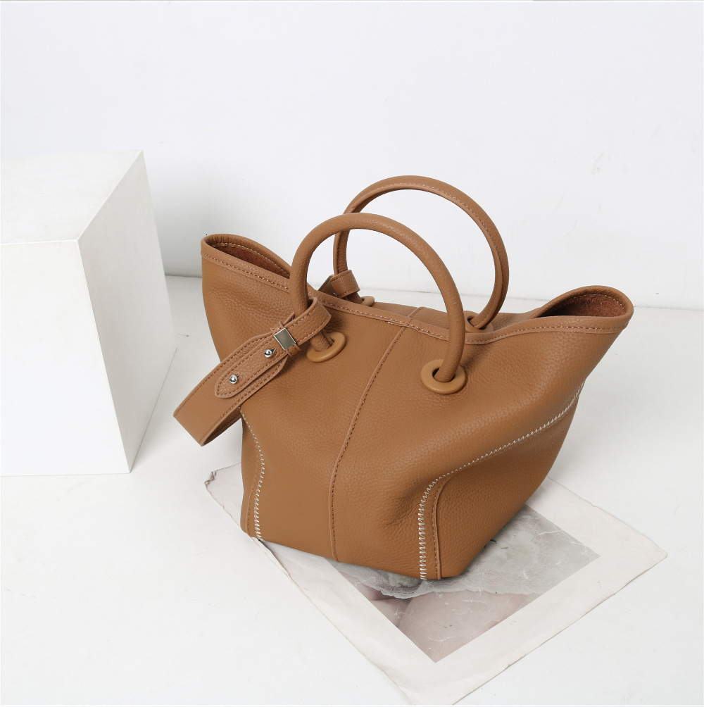 Designer 2025S autumn soft leather casual versatile hand-held vegetable basket lazy style shoulder crossbody women bag