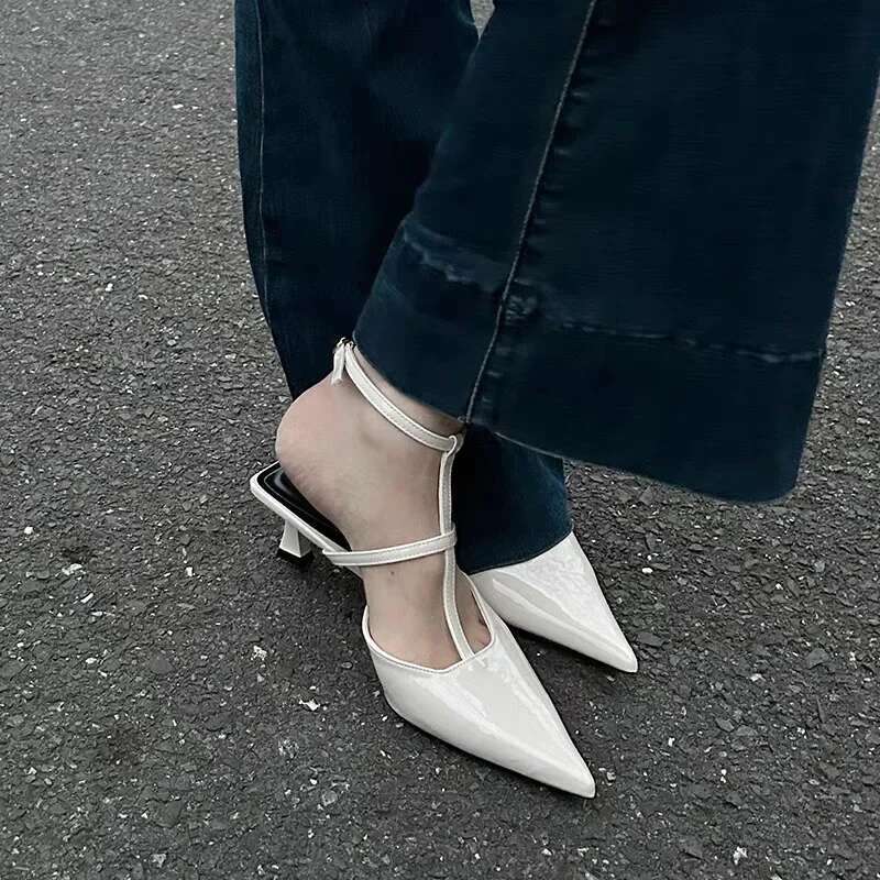 Summer New Women's Low Pointed Thin Strap Buckle Slippers Fashion Temperament Commuter Heel Sandals
