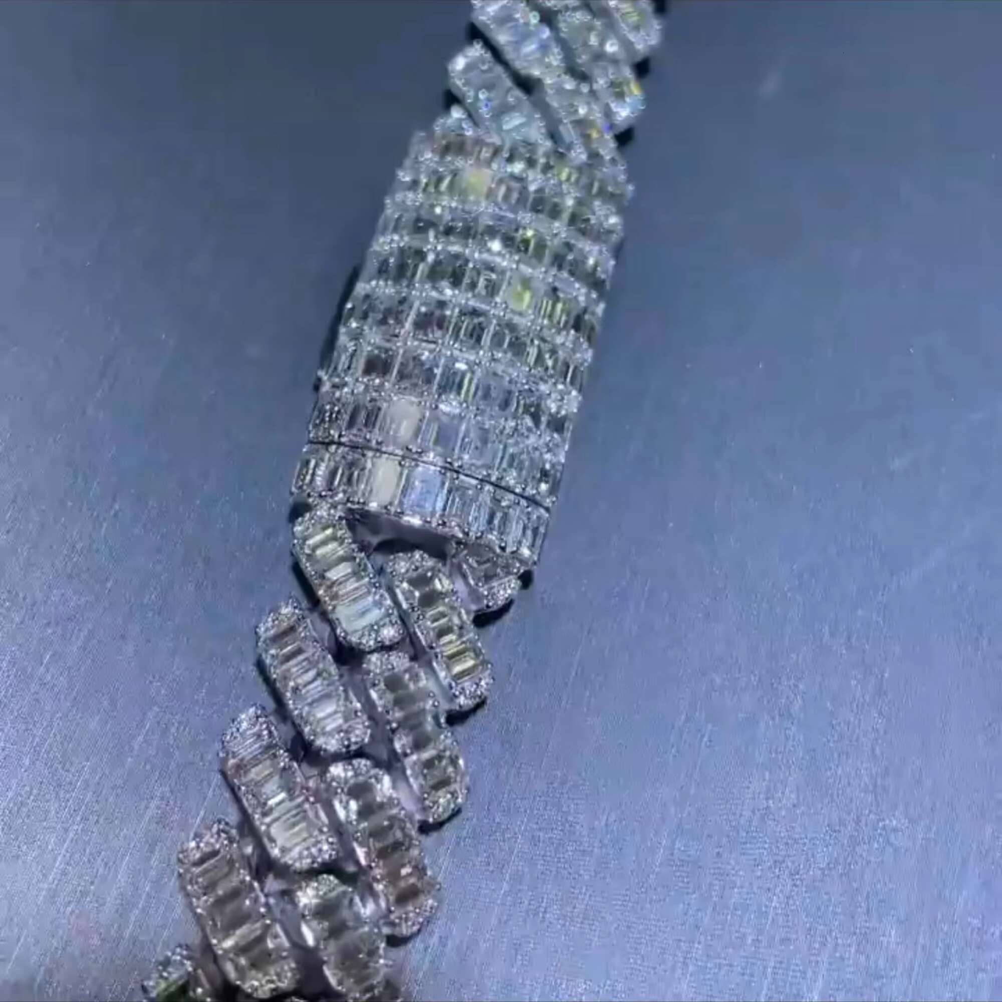 High Quality Customized 18 mm Cuban Link Moissanite Diamond Chain 925 Sterling Silver White Gold Diamond Chain