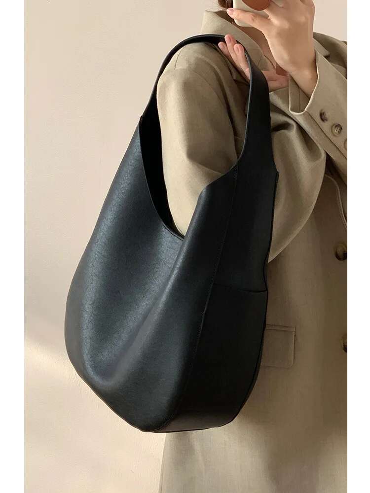 FIRMRANCH Elegant Simple Design Women's Commuter Large Capacity Shoulder Bag Tote High Quality Cowhide Leather Underarm Purse