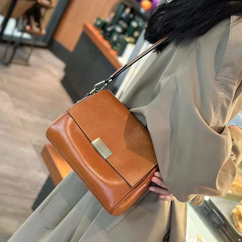 Women's Cowhide Genuine Leather Versatile Shoulder Bag Female Designer Handbags Ladies Soft Retro Crossbody Underarm Bags