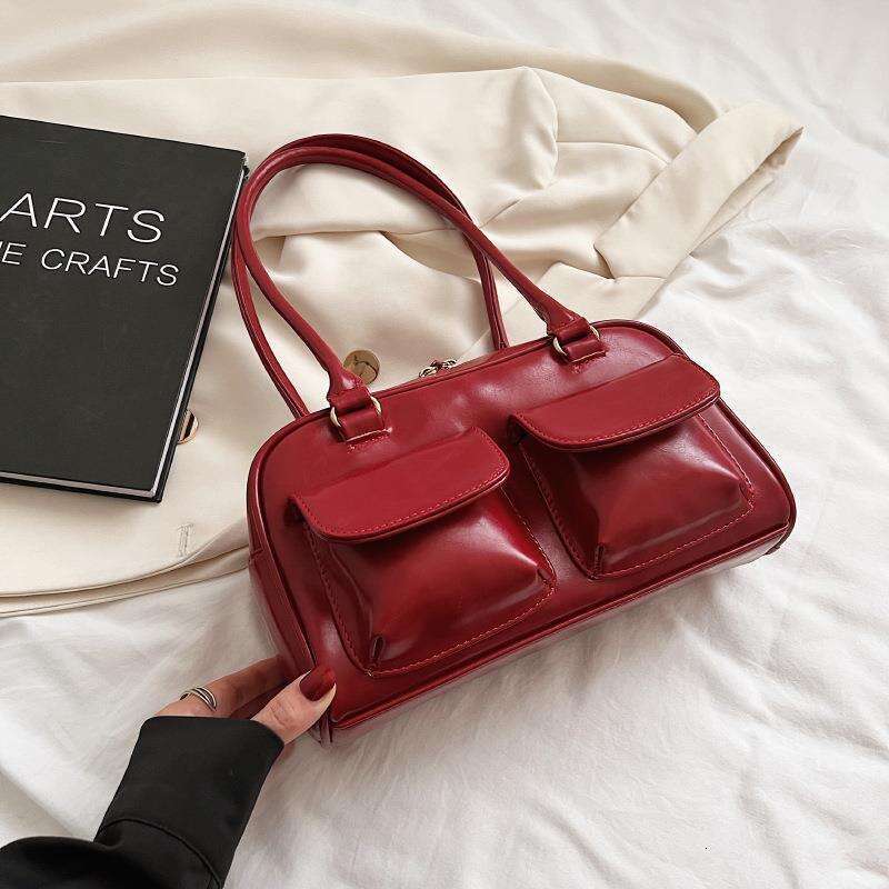 1d This year's popular 2024 new trendy women's summer and autumn versatile portable small square Korean version internet famous shoulder bag