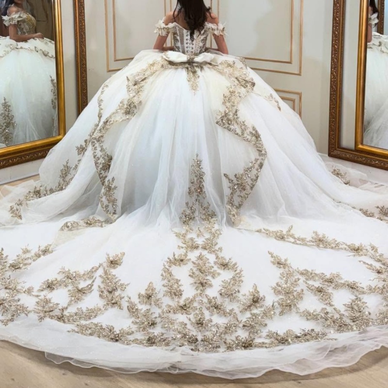 White Shiny Quinceanera Dresses Off Shoulder Ball Gown Sweet 16 Dress Beading Appliques Lace Bow Birthday Party Vestidos De 15 De Anos