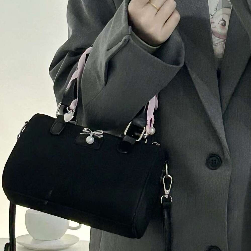 17 Korean fashion trend high-end Boston bag, niche girl's heart butterfly bow hand-held commuting single shoulder diagonal cross bag