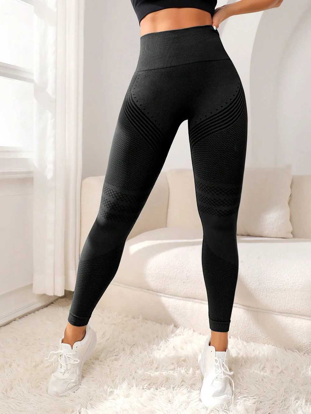 Sports Pants With Sexy Lines Lifting Buttocks Sports Tight Pants Womens High Waisted Elastic Fitness Pants Running Yoga Pants W250326