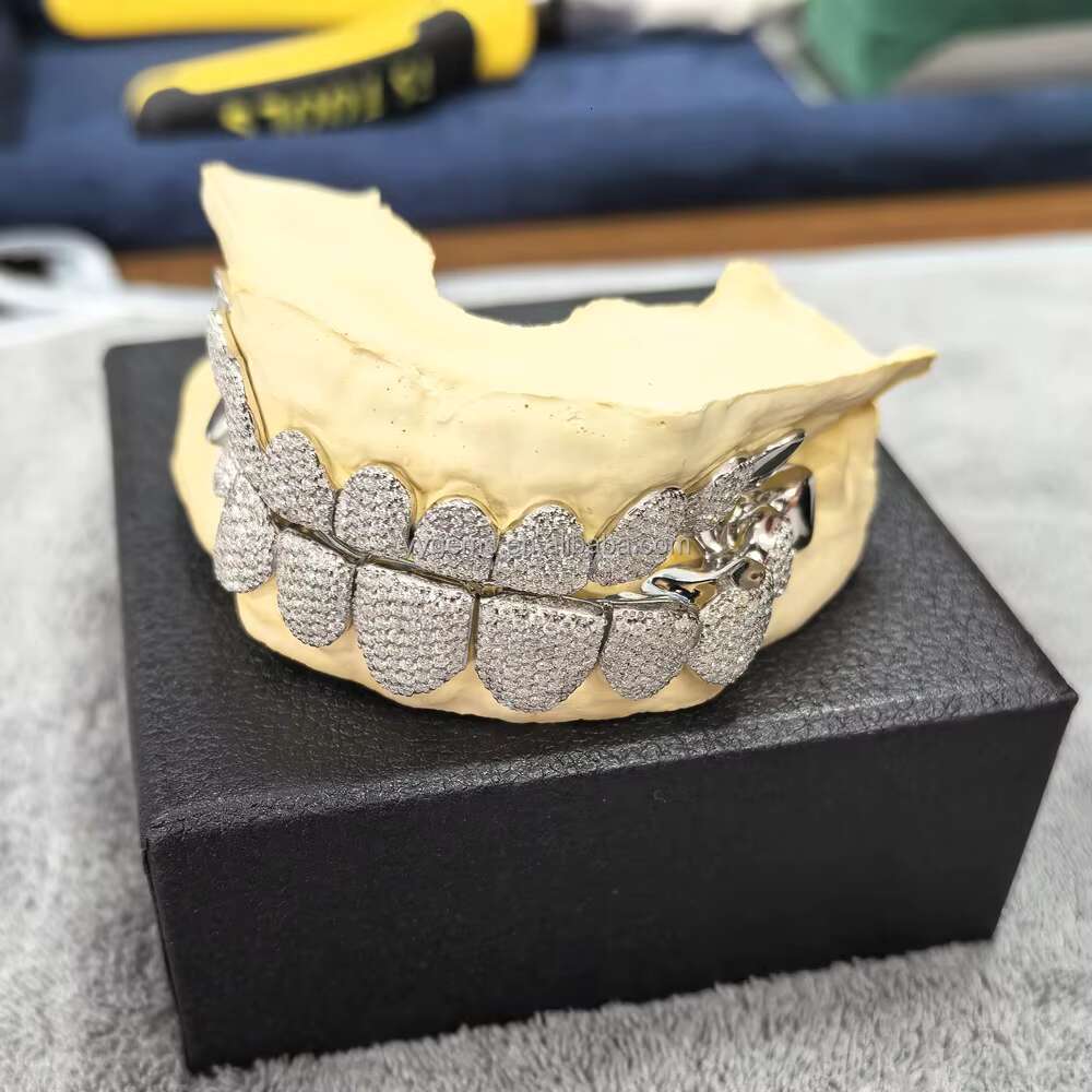 Custom Personal Jewelry Iced Out VVS Moissanite Diamonds Inlaid 925 Sterling Silver Hip Hop Gold Plated Grillz for Teeth Brace