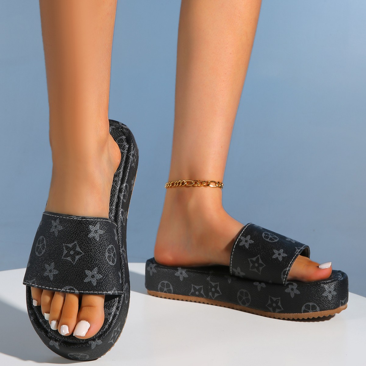 Free shipping women sandals beige black silver dark brown thick bottom nonslip comfortable indoor casual slippers