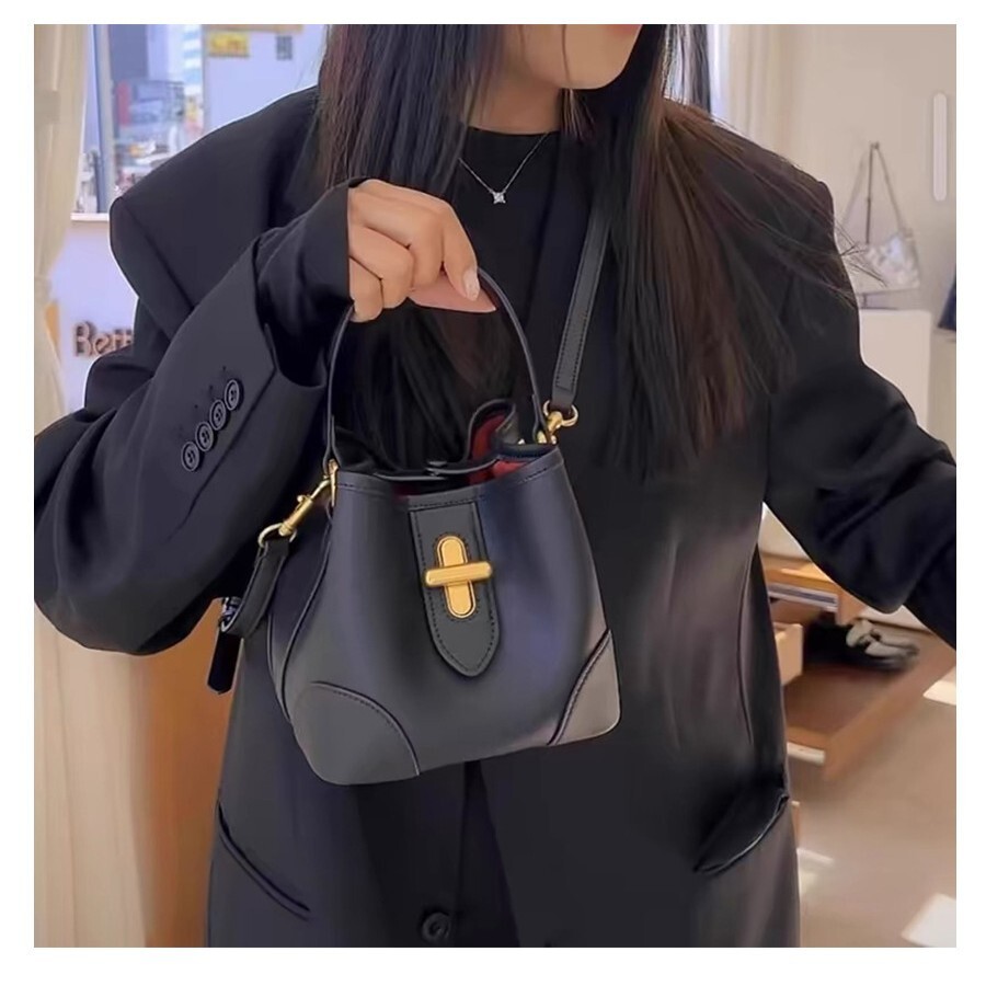 25 New Niche Brand Capsule Bucket Handbag, Fashionable, High-End, Versatile For Commuting, Crossbody, Single Shoulder Women's Handbag