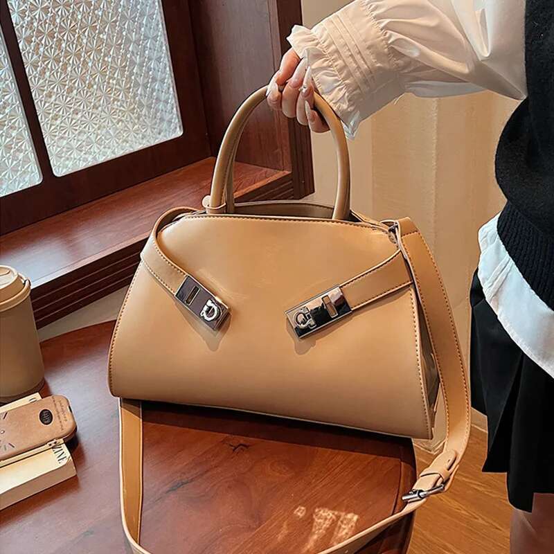 Women Large Capacity Handbag With Sier Buckle 2025 Spring New Single Belt Ladies Underarm Bag Female Commuter Bags