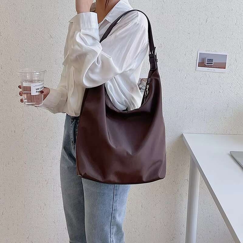 New design nylon large capacity fashionable solid color soft shoulder women's bag simple Korean handbag