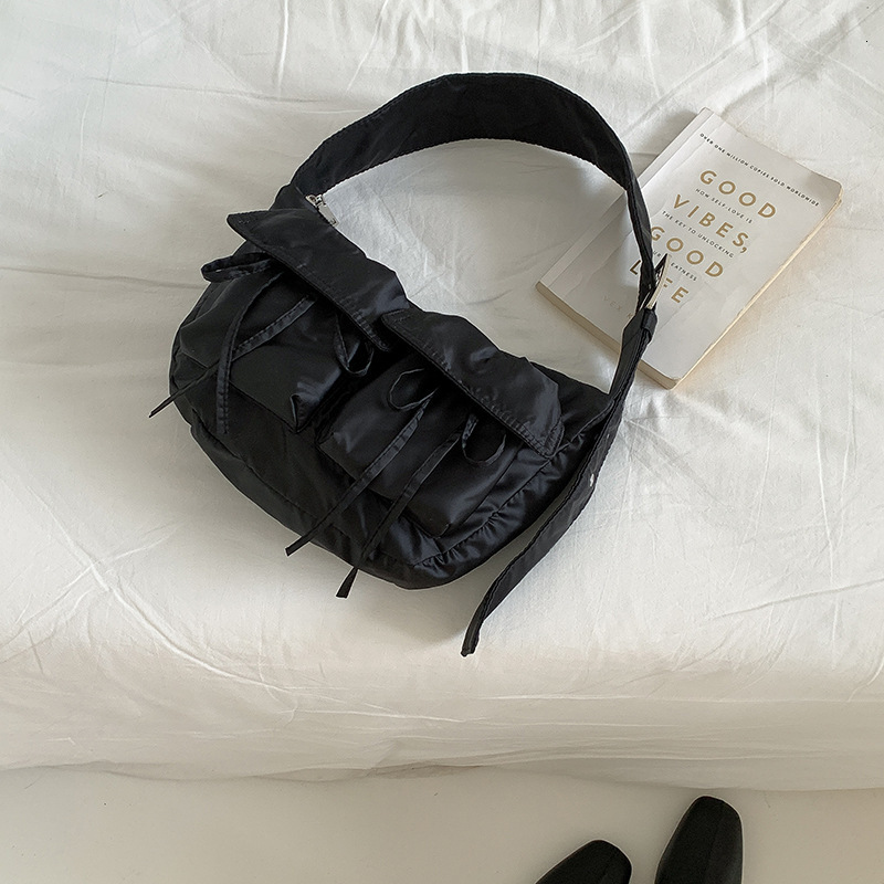 2025 New Tooling Wind Large Capacity Nylon Canvas Bag Korean Niche Design Casual All-in-one Shoulder Underarm Bag for Women
