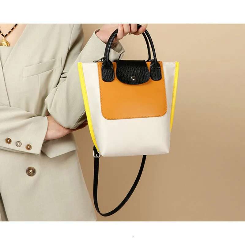Nylon Color-Blocked Tote Large Capacity Shoulder Bag, High-End Texture, Fashionable Handbag, Versatile Women's Bag