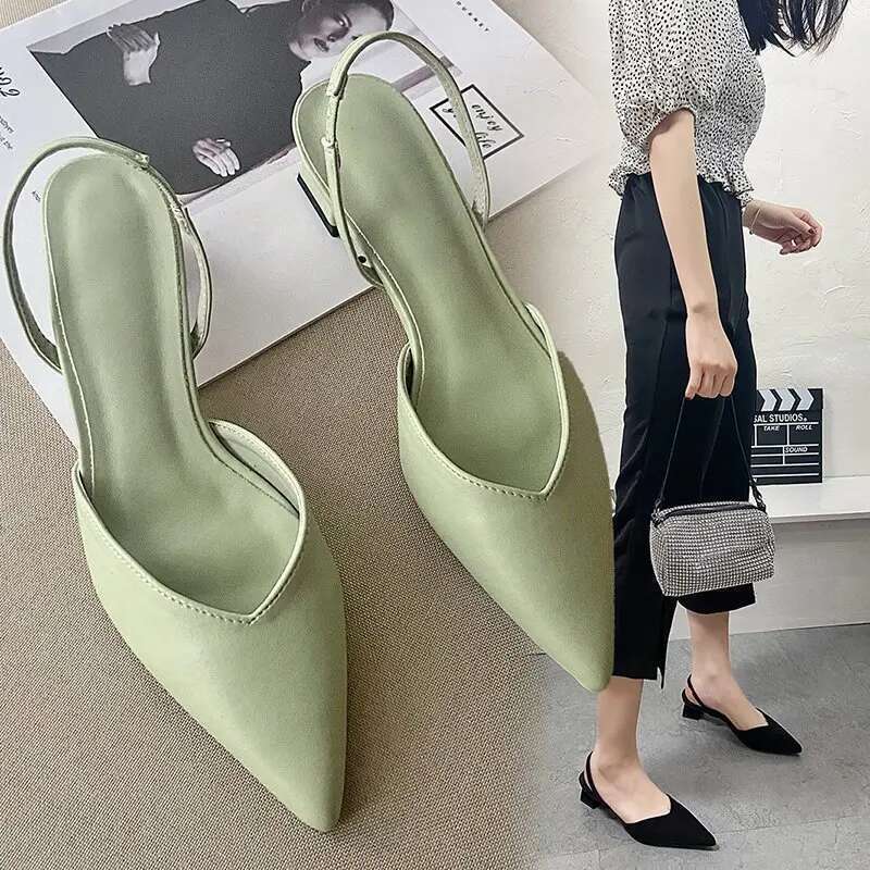Summer New 2025 Pointed Head Back Trip Mid-heel for Women Baotou Fashion Shoes Thick Heel Sandals