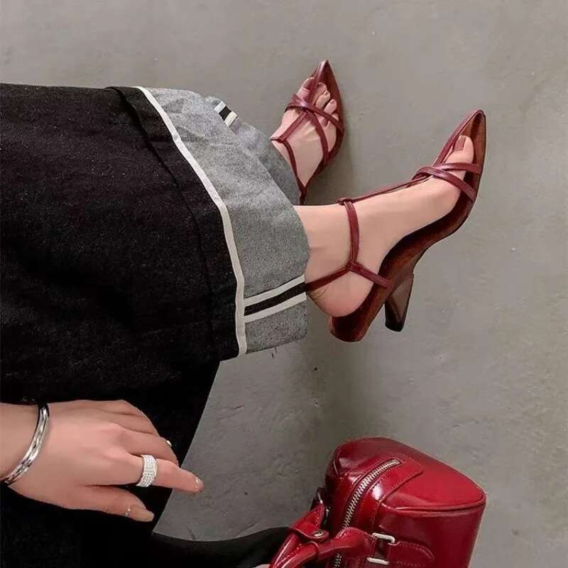 2025 Summer New Women's High Heels Leather Strap Diagonal Back Women's Designer Fashion Wedding Sandals