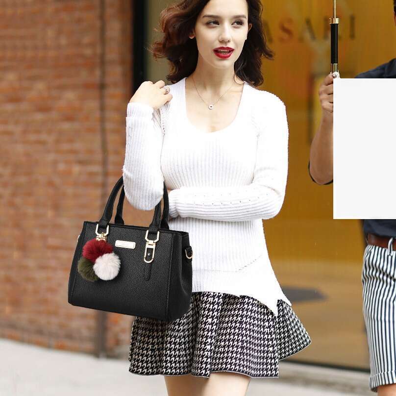 67 2024 new Korean version large capacity fashionable handbag, simple and practical, light luxury shoulder bag, crossbody bag