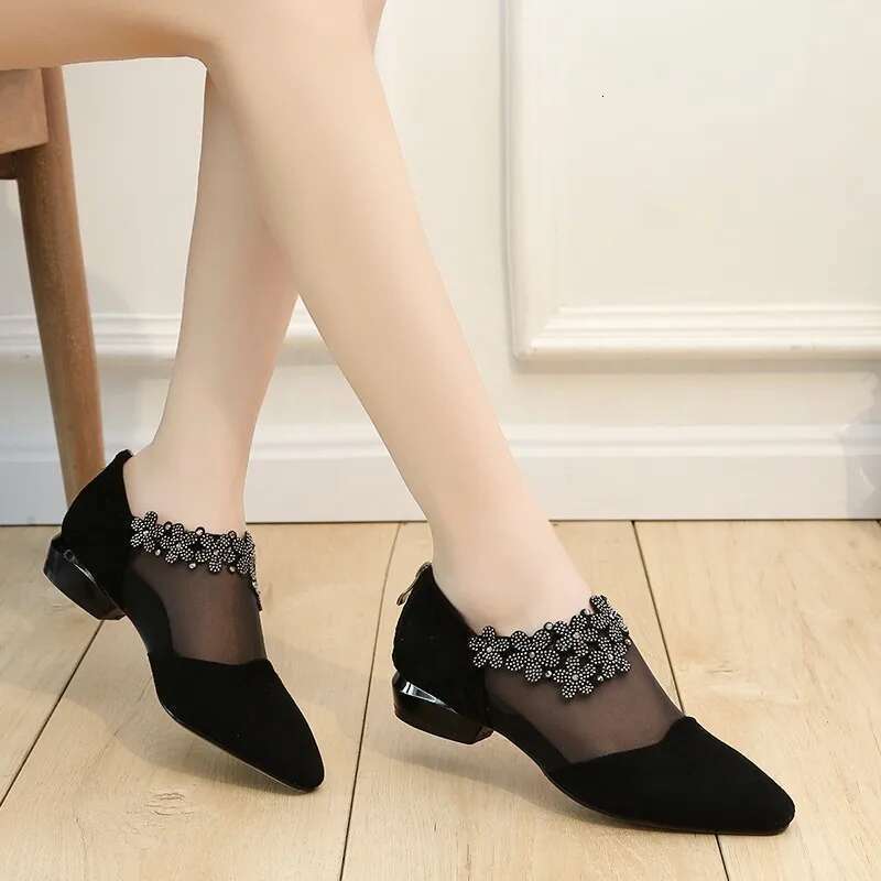 Women Mesh Ventilation Pointed Head Sandals Hollow Low-heeled Black Fashion Casual Ladies Sandales Female atos Mujer
