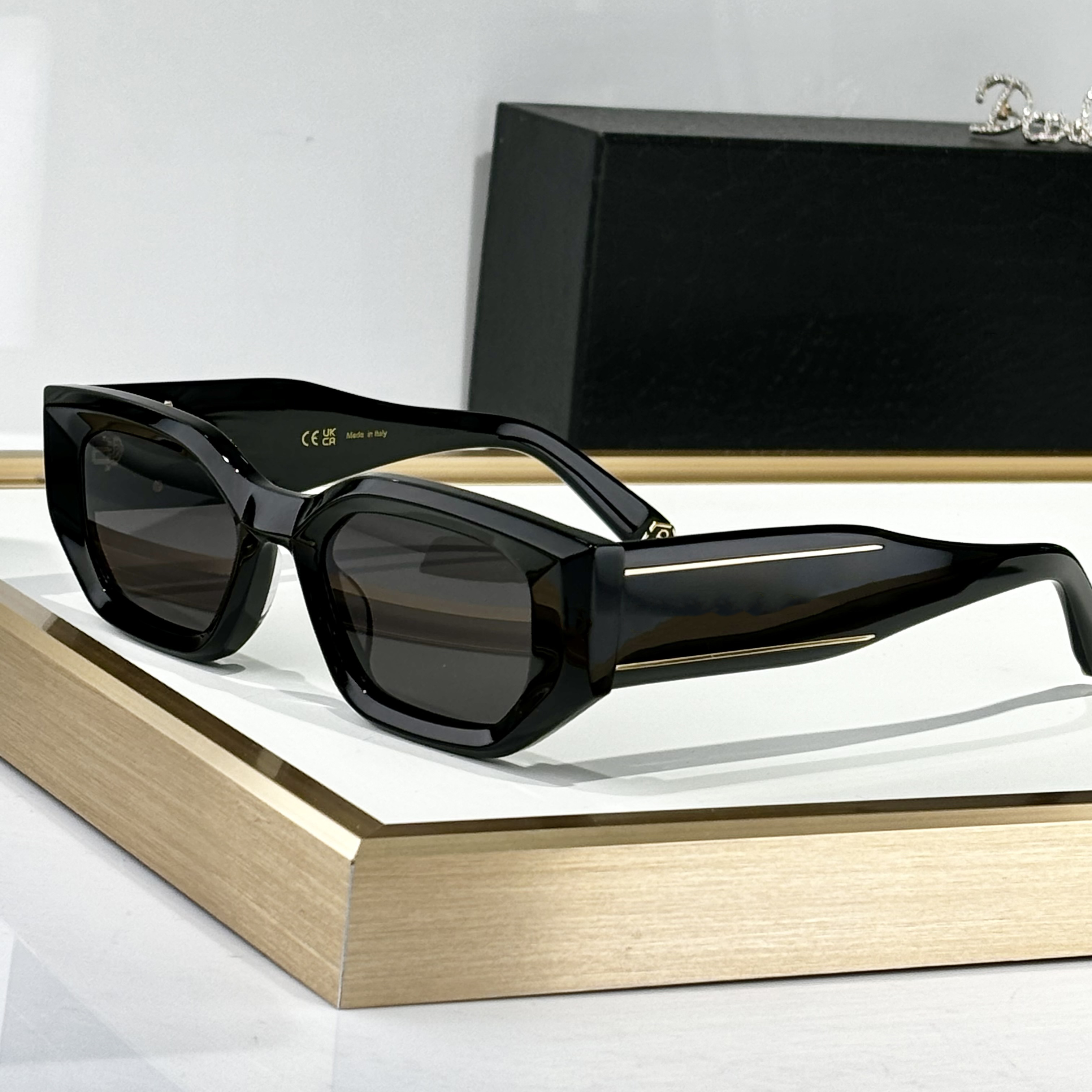 Hip Hop Sunglasses For Men Women Fashion 066 Designer Popular Stylish High Street Leisure Style Anti-Ultraviolet UV400 Full Frame Glasses Random Box