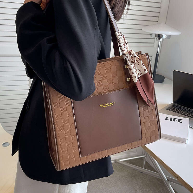 Big 2025 New Internet Celebrity Tote Women's Large Capacity Work Commuter Texture Shoulder Bag