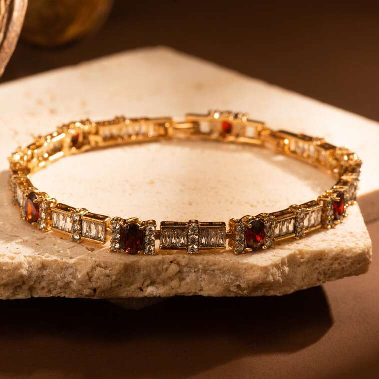 Ins Hot Sale Designer bracelet Diamond bracelet garnet colored jewelry niche light luxury jewelry high-end accessories for women Advanced shiny length